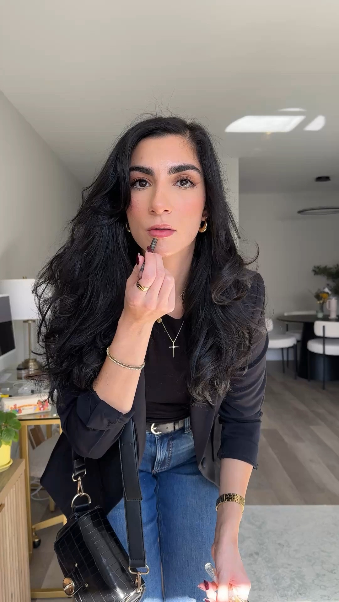 Fall outfit idea
Black blazer outfit
Black blazer and denim outfit
Leopard print heels
How to style leopard print heels 