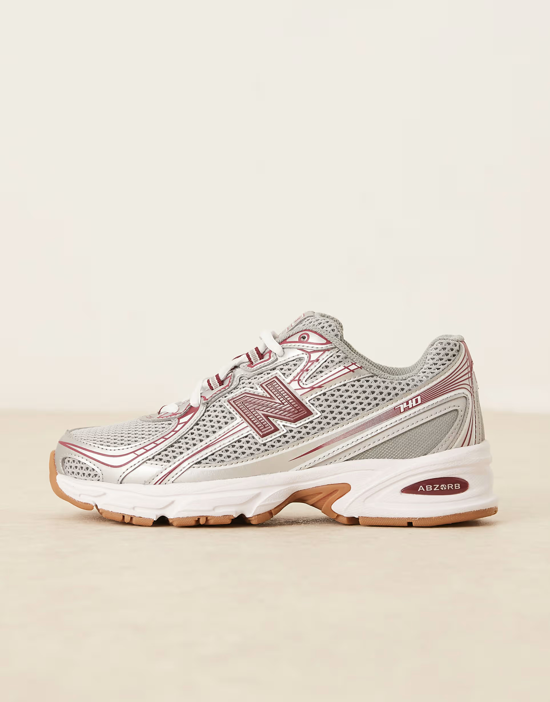 New Balance 740 unisex trainers in silver and burgundy | ASOS | ASOS (Global)