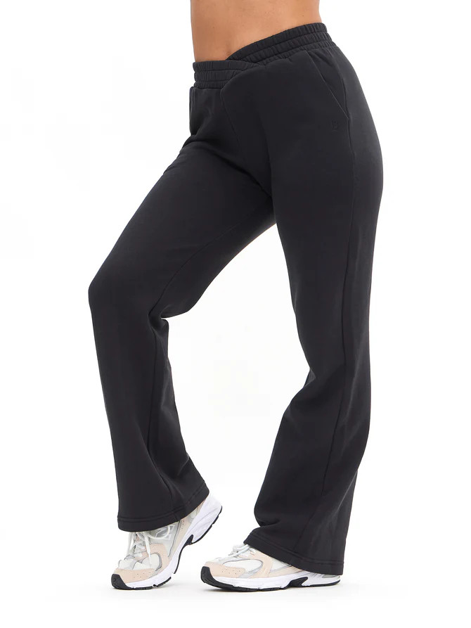 Threads Crossover Sweatpant - Onyx Black | Buffbunny