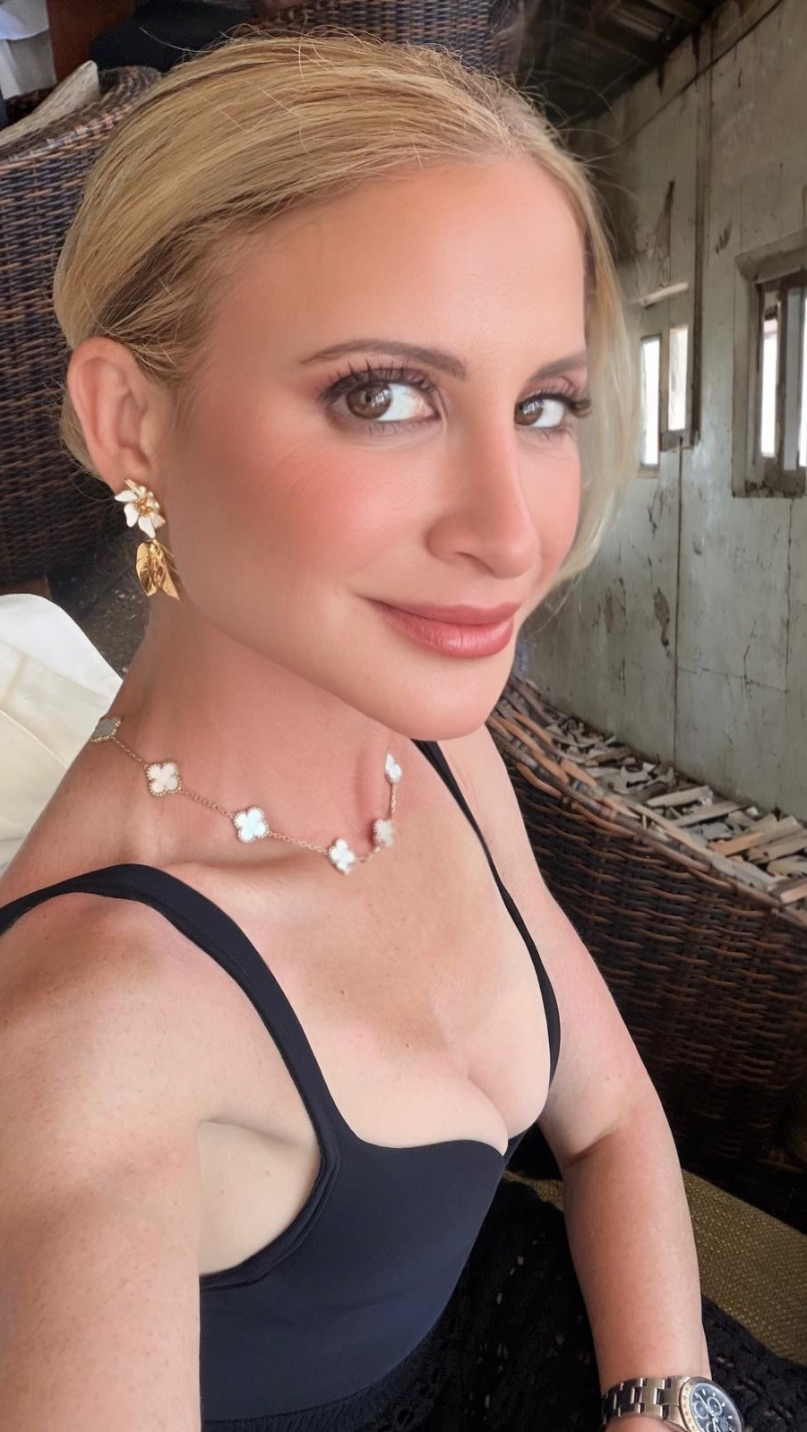An easy makeup look using some of my favorite beauty finds lately.

Sharing all the products here.

#BeautyFinds #LTKunder100 #MakeupRoutine #BeautyFavorites #EverydayBeauty #Makeup #LuxuryMakeup

#LTKgrwm #LTKBeauty #LTKselfcare