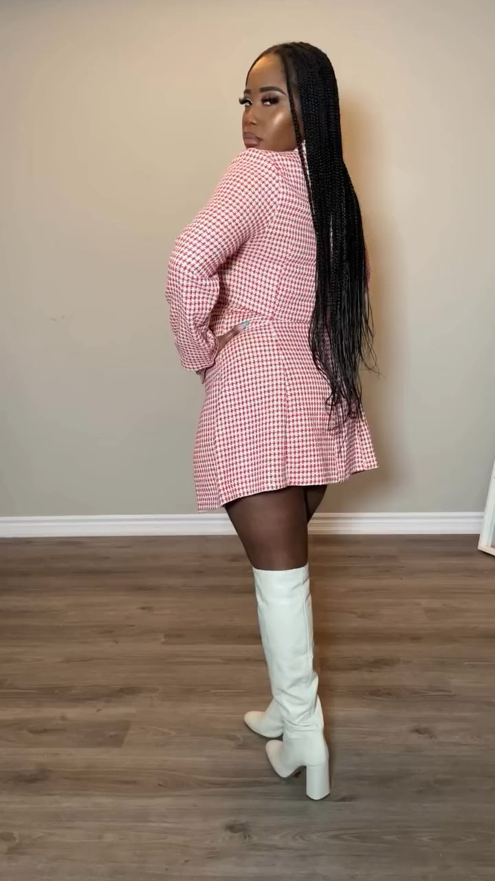 your favourite show is my weekly outfit reels 🤭♥️ #stylebyemmanuela 

outfit deets ⬇️
matching dress & jacket: @shein_ca 
shoes: @zara 
1st perfume: @viktorandrolf_fragrances (from @sephoracanada)
2nd perfume: @scntperfumeoils (perfume oil in the shade “sauvage elixir”)
earrings: @ellaelement.shop 
chunky bangles: @amazonfashion 

follow & subscribe to my @shop.ltk to shop items from this video (link in my bio - https://www.shopltk.com/explore/ellahh💋)

🎶: unreleased music by @tyriquehyde 
.
.
.
#blackcontentcreators #y2kfashion #y2kaesthetic #vintagestyle #y2koutfit #y2kstyle #ltkshop #ltkcreator #ellaelementshop #zarashoes #tweeddress #fallfashion #torontoblogger #torontofashionblogger #SHEINca #SHEINforAll #saveinstyle #loveshein #ad #viktorandrolf #viktorandrolffragrances #sephoraperfume #scntperfumeoils

#LTKcanada #LTKworkwear #LTKstyletip