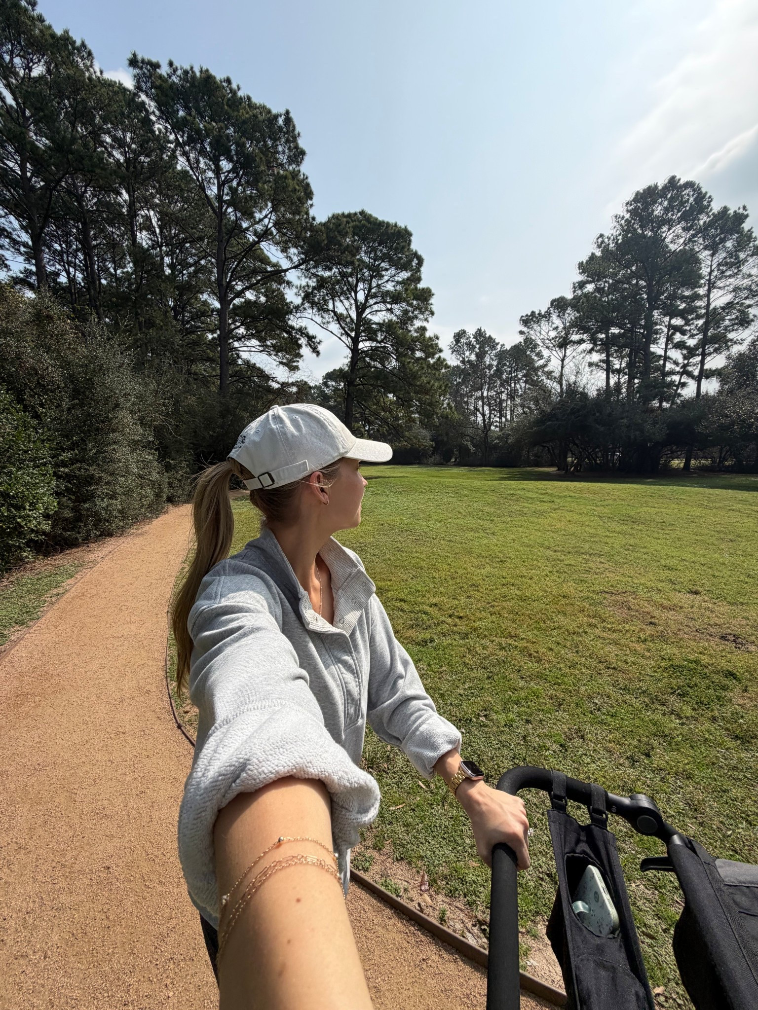 Nursing friendly sweatshirt! Size M

#LTKmorningroutine #LTKootd #LTKmomlife