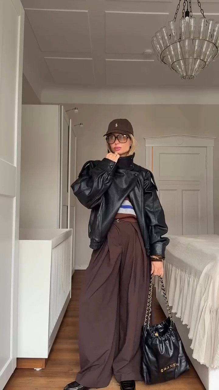 My Go-To comfy everyday look (elevated)✨ was sagt ihr yay or nay?⬇️✍🏻
🔗Kommentiere SHOP unten, um eine DM, mit dem Link zu erhalten ⬇ 

.
.
#fashiontrends #casuallook #ootd #outfitideasforyou #outfitinspo #grwmoutfit