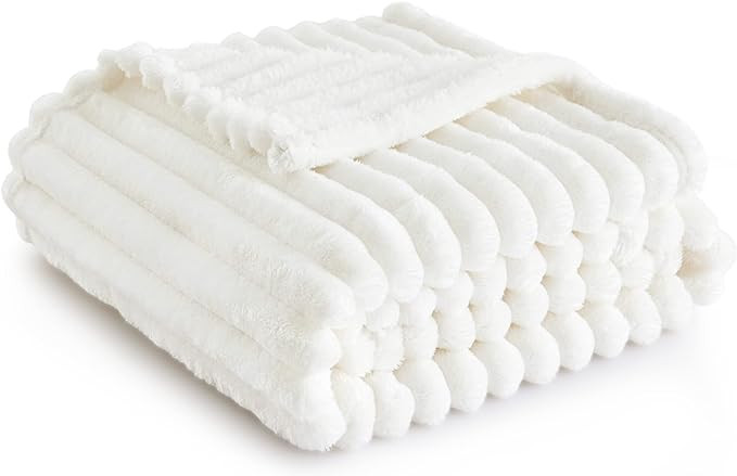 Bedsure White Throw Blanket for Couch - Super Soft Cozy Blankets for Women, Cute Small Fleece Bla... | Amazon (US)