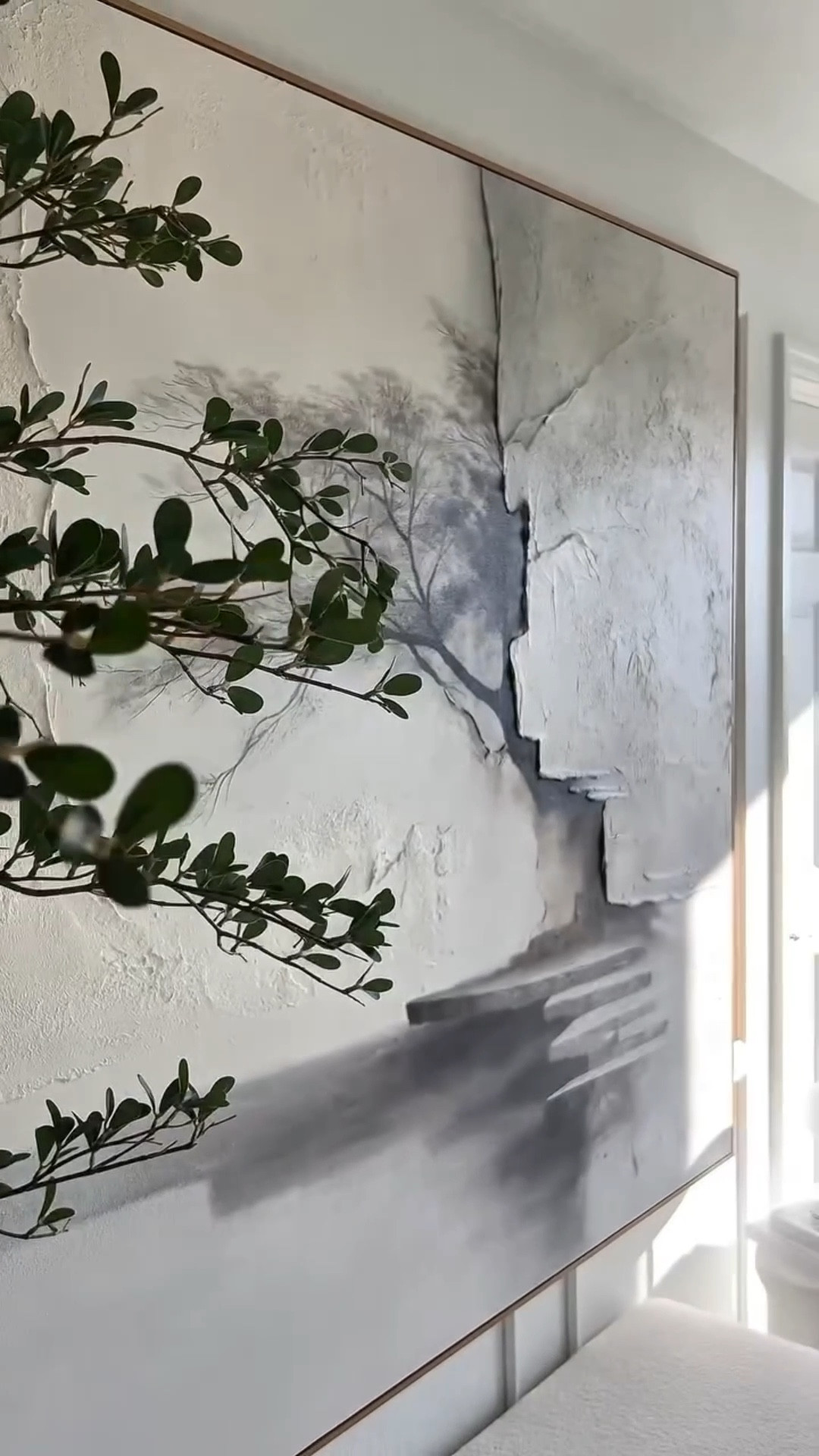 Sometimes all it takes is one piece of art to transform a space 🤍
This was the change my entryway needed.
✨ Find the link in my bio.
.
A veces un solo cuadro puede transformar todo un espacio 🤍
Este fue el cambio que mi entryway necesitaba.
✨ Encuentra el link en mi biografía.

#HomeDecor #ArtAtHome #InteriorInspo #Mesonart #minimaldecor