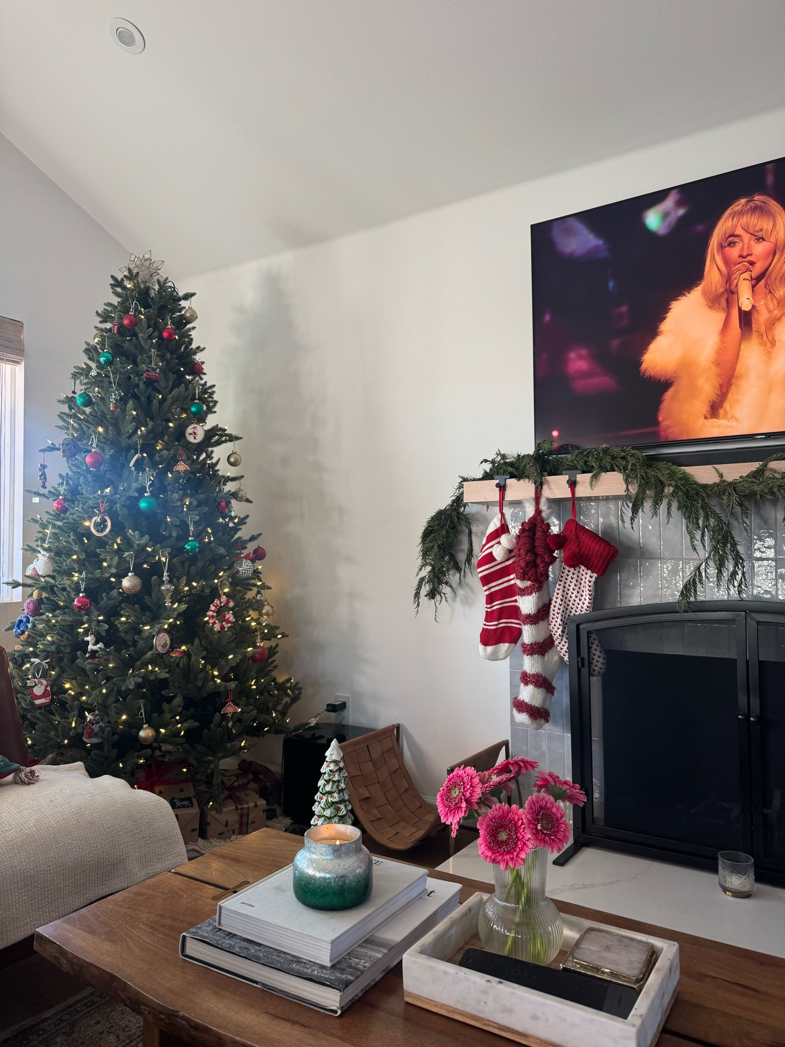 Holiday home decor

#LTKHome #LTKHoliday #LTKParties