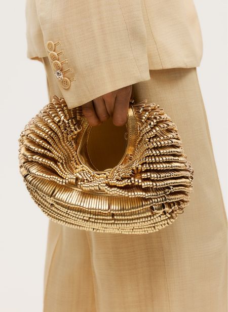 Gold leather trim crossbody bag 

#LTKitbag #LTKSeasonal #LTKstyletip