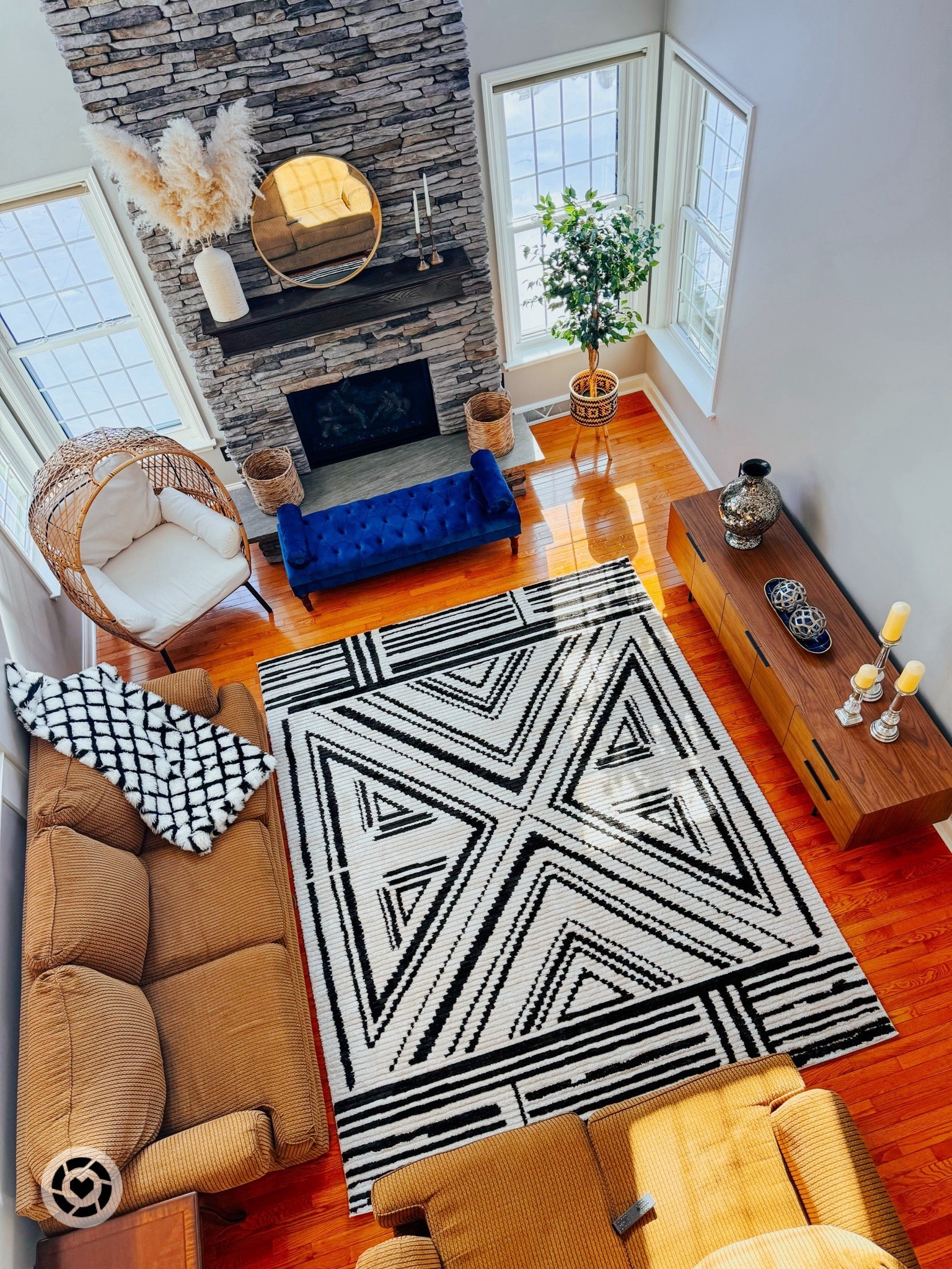 home decor
home accents
area rugs
livingroom decor
sale alert

#LTKvlog #LTKHome #LTKSaleAlert