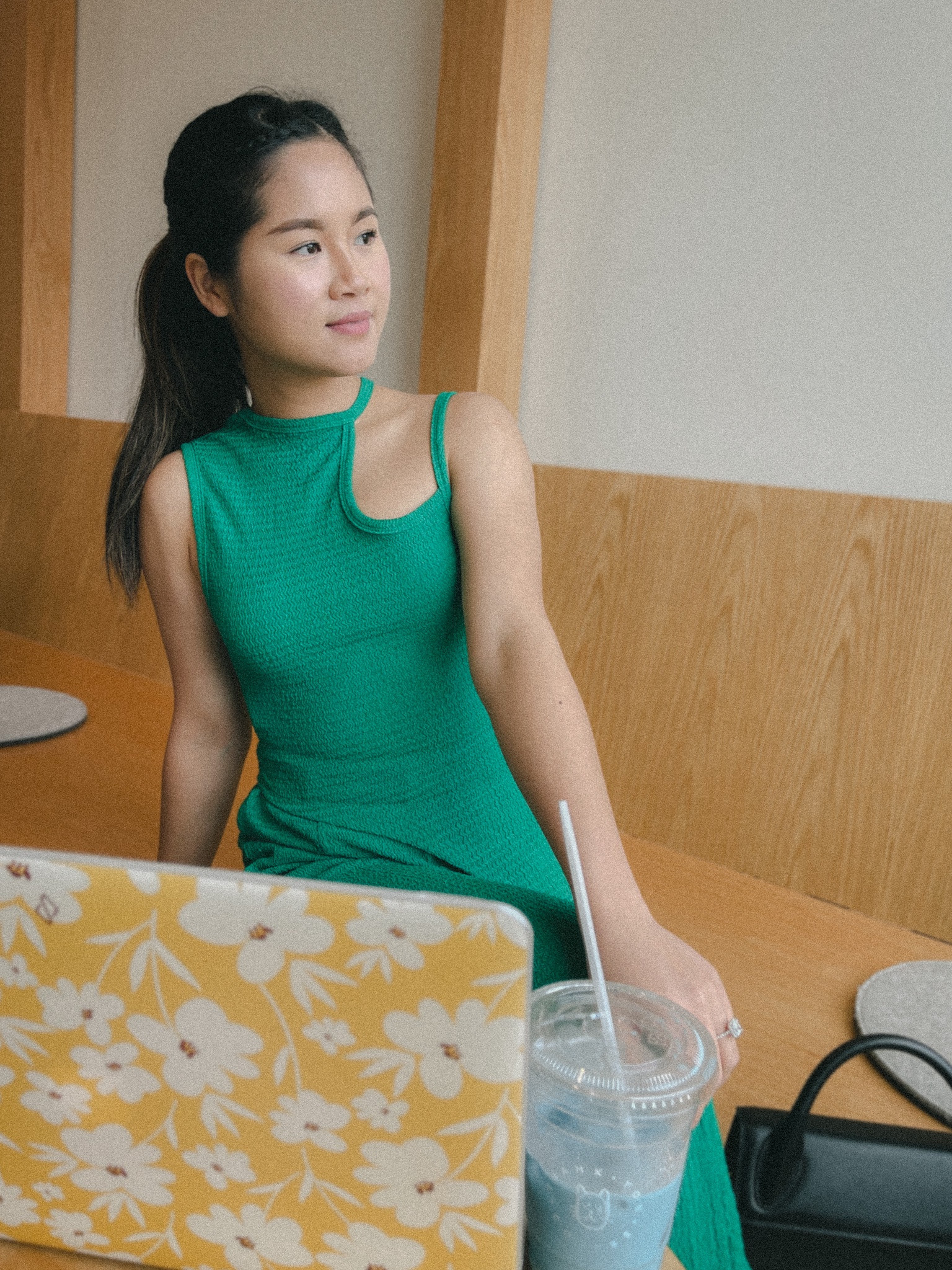 Corporate girlie outfit inspired with SHEIN matching green set for a nice Monday 💚 

#LTKtravel #LTKstyletip #LTKunder50