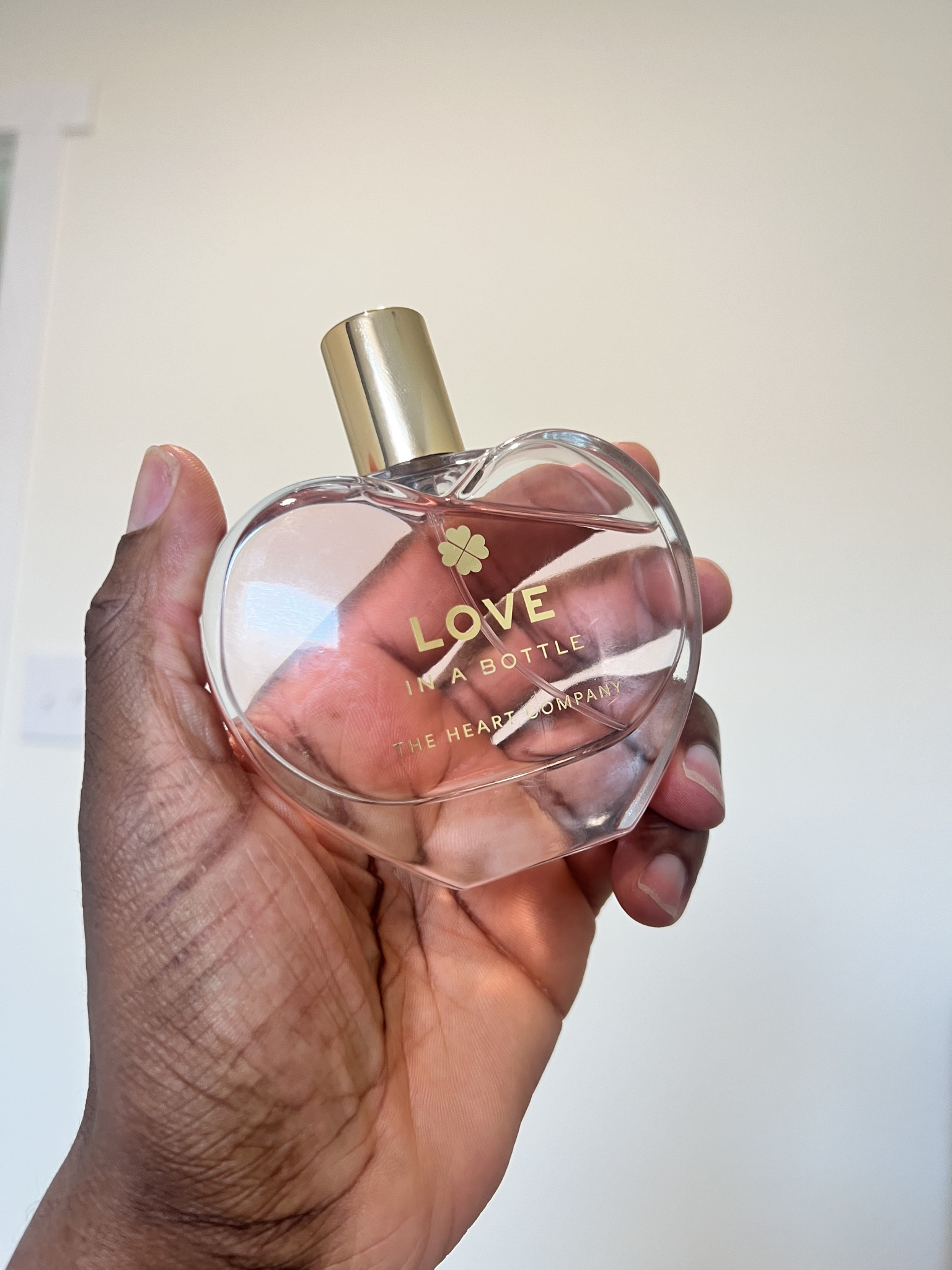 Love in a Bottle ❤️ by The Heart Company

This scent is soft, romantic, and just the right mix of sweet and floral. It feels clean, feminine, and uplifting — like a little confidence boost in a bottle. I love that it’s vegan, cruelty-free, and made with clean ingredients. Plus, the heart-shaped bottle looks gorgeous on my vanity.

💖
#LTKBeauty #FragranceLover #TheHeartCompany #CleanFragrance #PerfumeReview 

#LTKBeauty #LTKFindsUnder50 #LTKMens