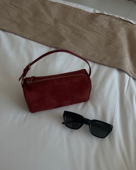 The Row 90s Bag in Red and GM Nabi Sunglasses

#LTKSeasonal #LTKItBag #LTKSwim