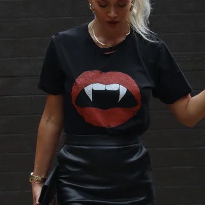 PREORDER - VAMPIRE LIPS DISTRESSED COTTON TEE | VICI Collection