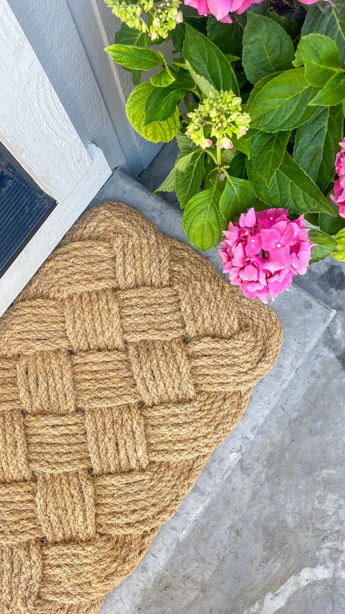 #Ad @wayfair has some adorable outdoor entry mats right now! This has got to be one of my favorite styles of all time 🧡

#Ad #WayfairPartner #wishyouwerehere #outdoor #Wayfair @Wayfair 