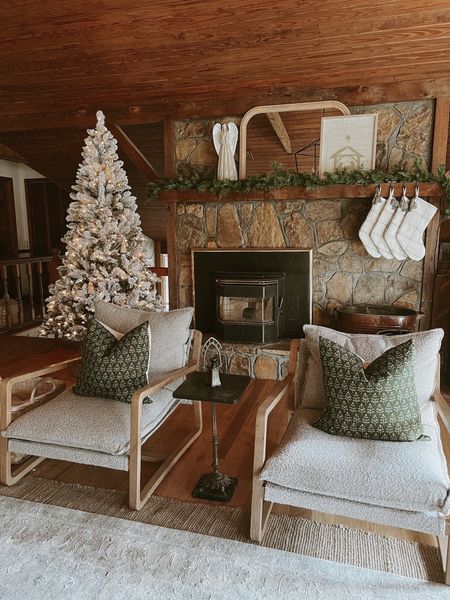 Christmas decor, holiday home decor, Christmas tree, holiday mantel, Christmas living room, Christmas stockings #Christmas #holiday #ChristmasTree #livingroom 

#LTKsalealert #LTKHoliday #LTKhome