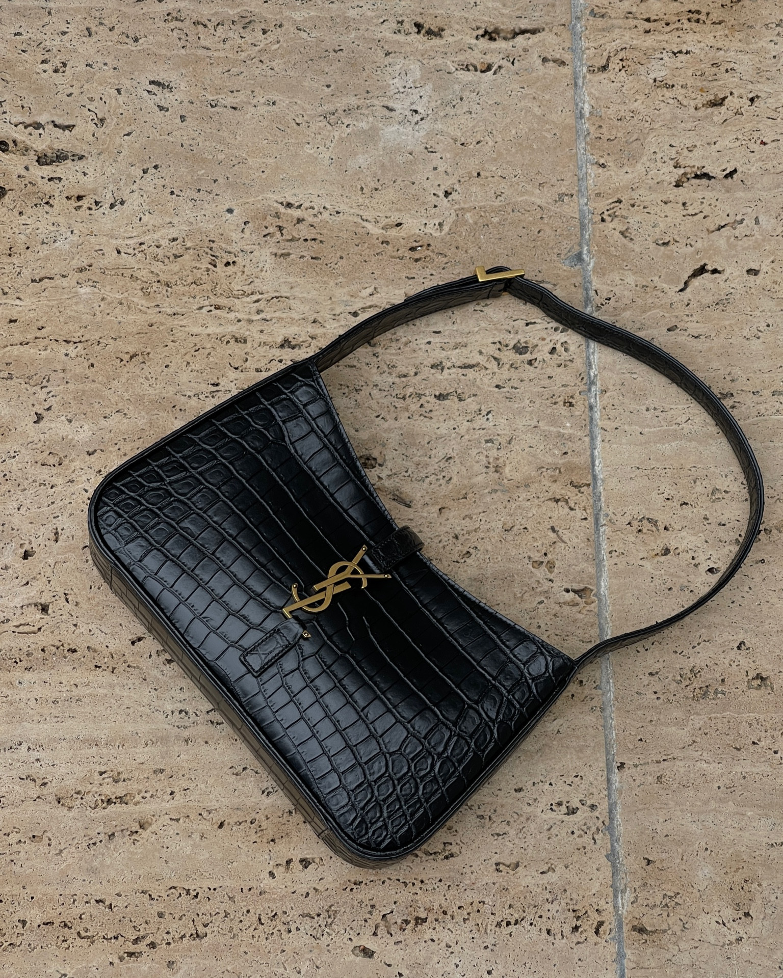 The handbag for fall 🖤 The Saint Laurent Le 5 à 7 Hobo Bag 

black YSL shoulder bag

#LTKCyberweek #LTKworkwear #LTKitbag