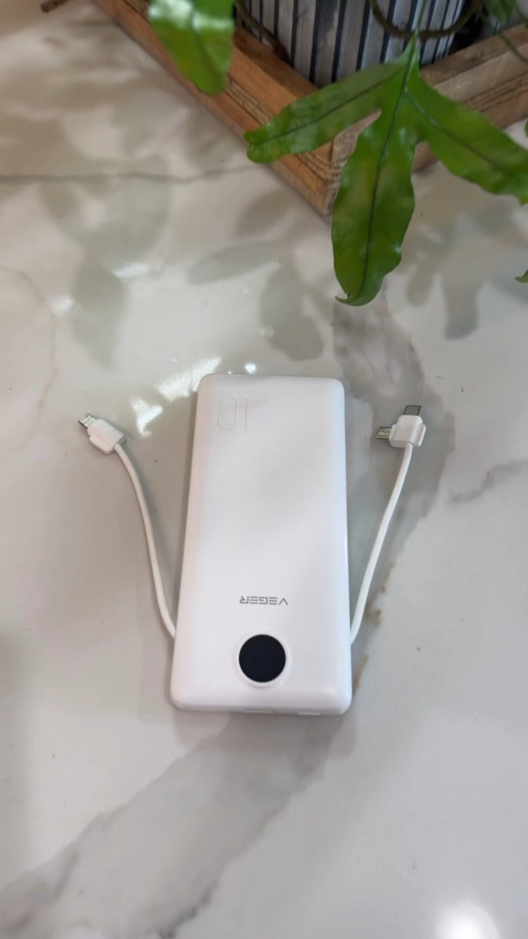 Portable charger that requires NO extra cords is on prime day sale


#LTKSaleAlert #LTKFindsUnder50 #LTKTravel