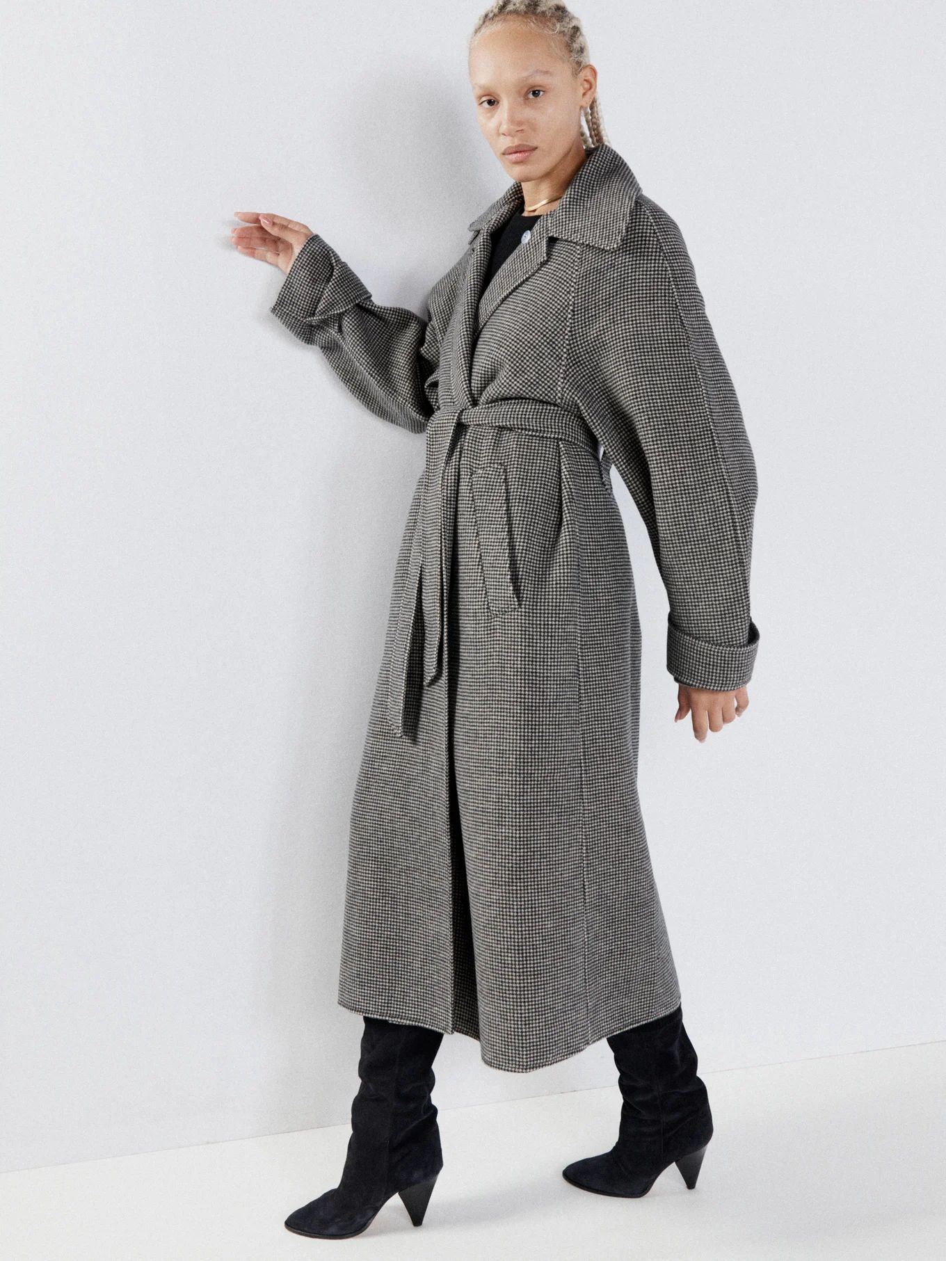 Belted raglan-sleeve puppytooth-wool coat | Raey | Matches (UK)