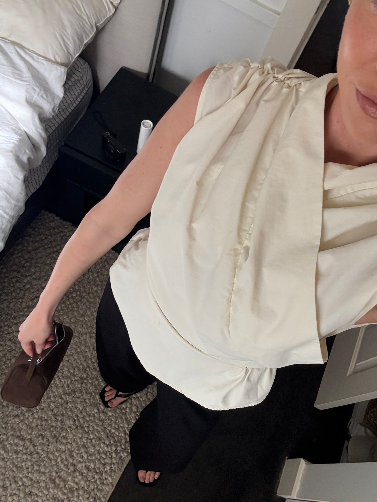 My go to outfit 

Chic white top 
Black trousers 
Black thong kitten heels 
Brown suede mini bag 

#LTKaustralia #LTKspring #LTKstyletip