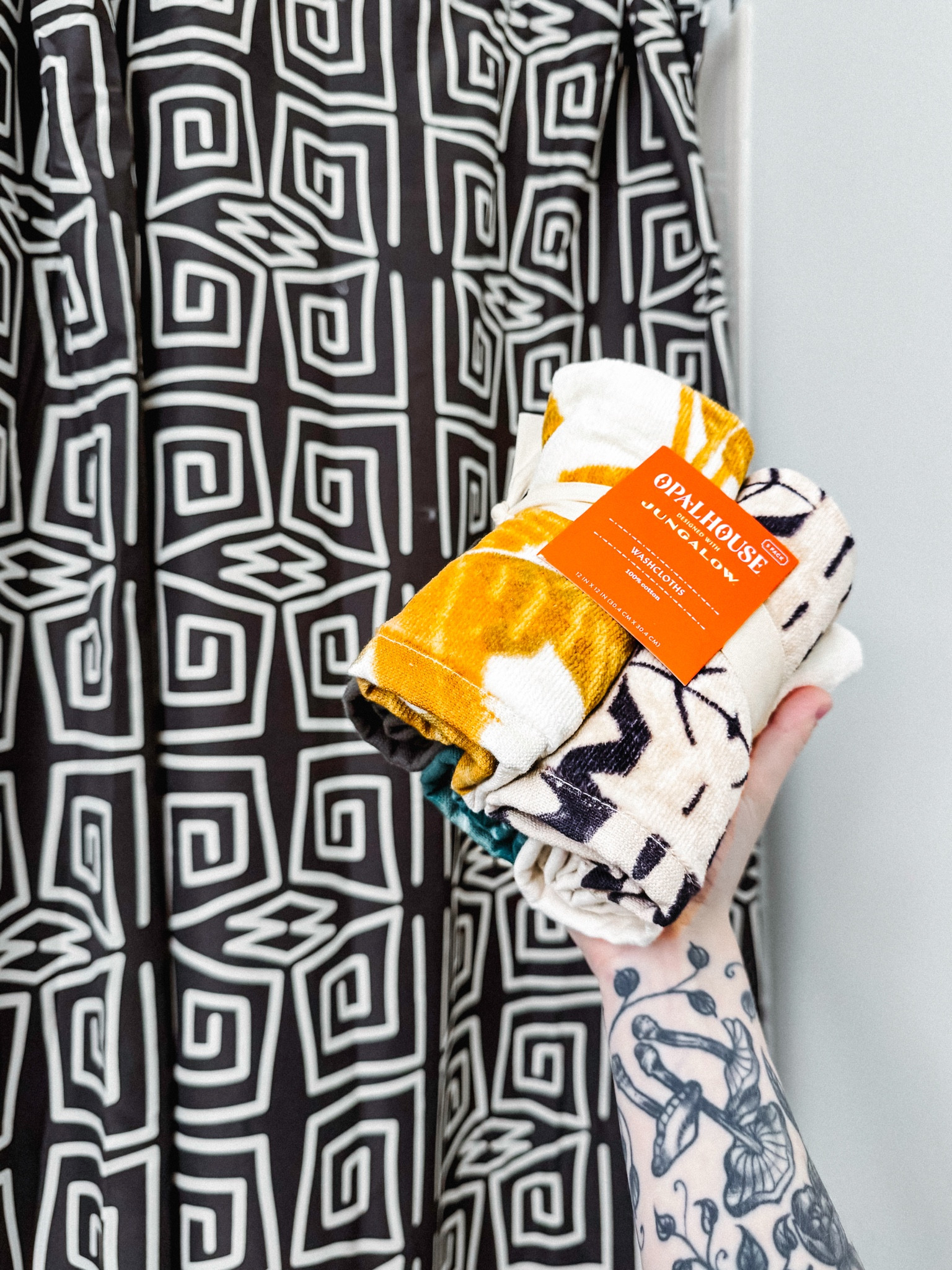 Can we talk about the perfect face washcloth? 👏 I grabbed this 5-pack of Opalhouse™ designed with Jungalow™ washcloths from Target, and they’re everything—super soft, lightweight, and absorbent without being rough on my skin. Plus, the prints are giving spa day at home vibes. 🧖‍♀️ Love finding little essentials that feel luxe! #LTKBeauty #TargetHome #SelfCareEssentials #LTKSkincare #OpalhousexJungalow

#LTKFindsUnder50 #LTKHome #LTKBeauty