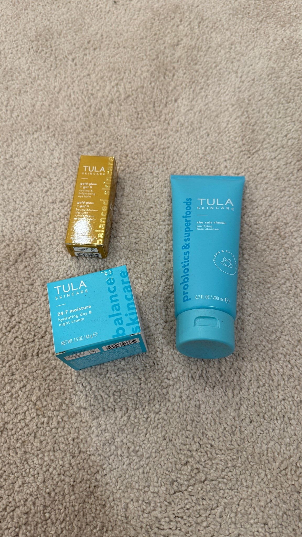 ✨ I’ve been testing this TULA trio and I can see why it’s so popular. The cleanser leaves my skin feeling clean without that tight, stripped feeling, the moisturizer keeps my skin hydrated all day, and the eye balm is perfect for a quick brightening boost when I look tired.

If you’re looking for a simple skincare routine that covers the basics, this set is definitely worth checking out!

✨ He estado usando este trío de TULA y me encanta. Limpia, hidrata y ayuda a que la piel se vea más fresca y luminosa. ¡Una rutina simple y efectiva💙

Follow me on Instagram and YouTube
@kirasfashionfinds

#LTKBeauty #LTKselfcare #LTKvlog