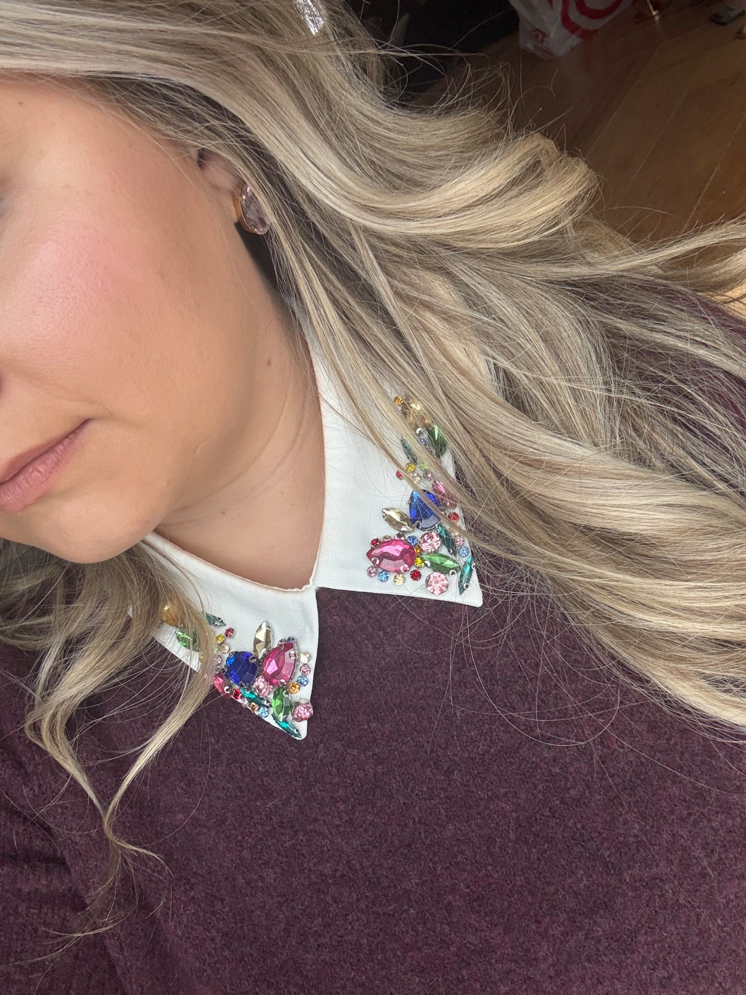 The prettiest embellished collar to add to any shirt! 