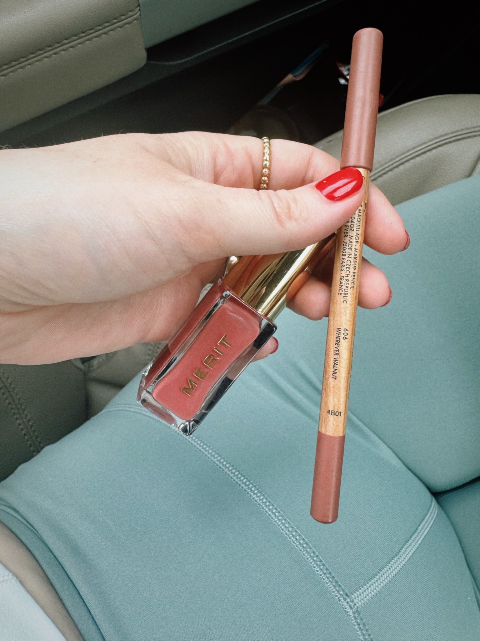 Daily lip as of late //

Pointelle & Wherever Walnut