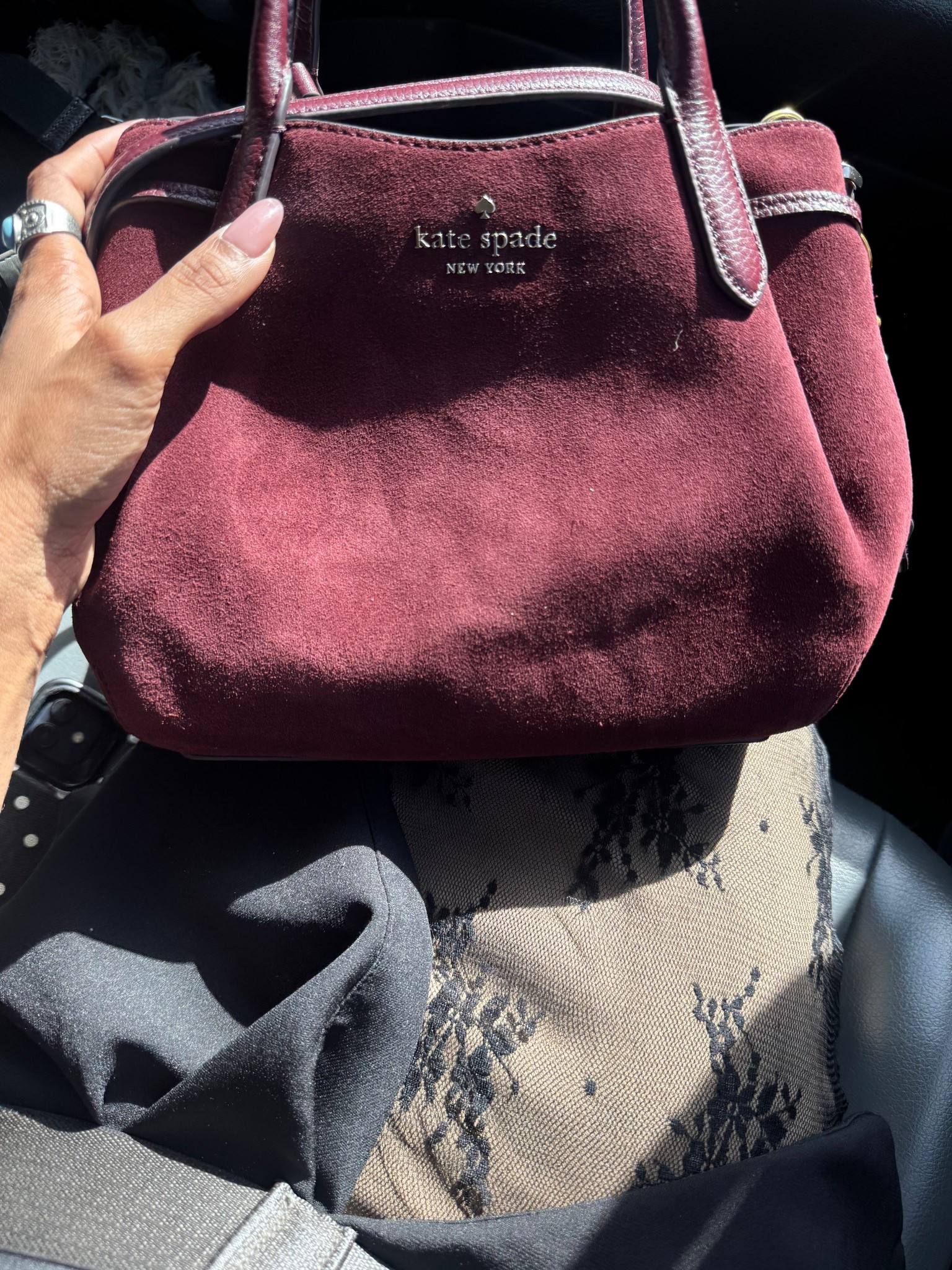 Fall ready with the most perfect (and very spacious) bag. 
#katespadedumpling #fallbag2025 


#LTKSeasonal #LTKPetite #LTKItBag