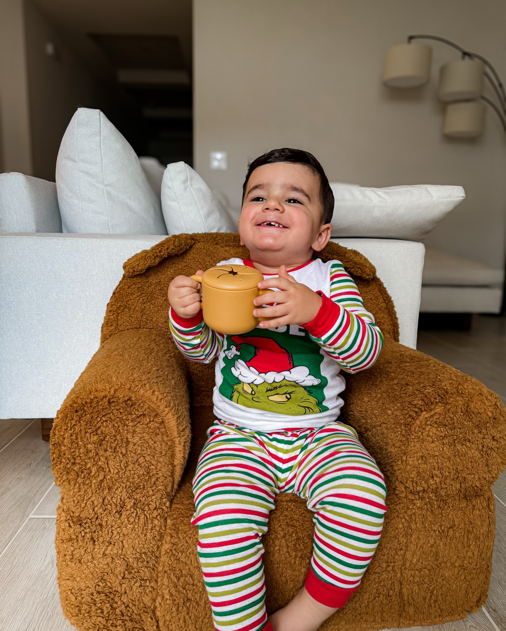 Laz is loving his new Deluxe Cozee Teddy Bear Chair from @deltachildren 🧸🤎

This oversized kids chair features a plush cover and supportive foam in the ideal size for your little one.🫶🏻
It's also easy to clean, with a removable and machine washable slipcover that zips off.
It's the perfect chair that fits practically anywhere. The lightweight design and convenient handle makes this chair easy to move around the house.

Thanks to @walmart for the quick and smooth delivery

Grab yours today! Directly from Delta Children, Walmart or Target!

#LTKKids #LTKFamily #LTKBaby