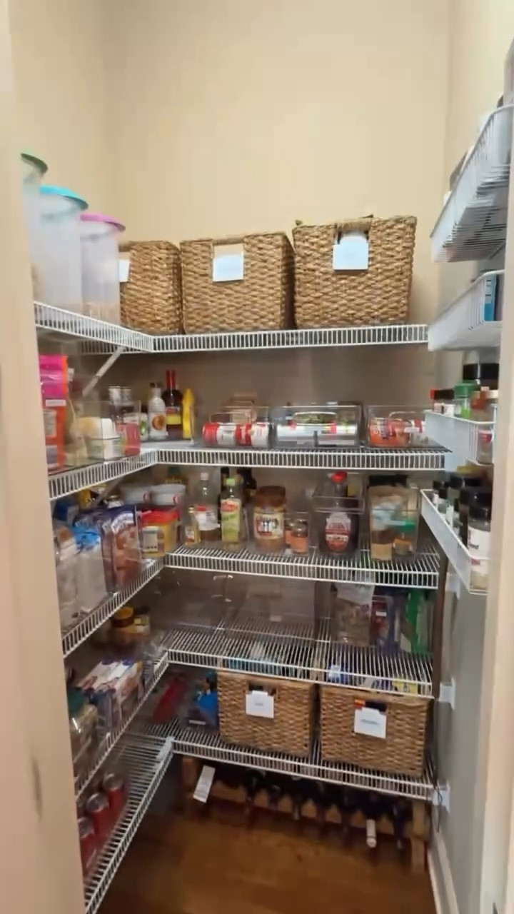 PAUSE ⏯️ for a quick pantry edit. Most of us have wire shelves in our pantry (including me) and guess what? They can still be organized with aesthetically pleasing systems 🤩 #pantry #pantryorganizing #reallife #truelife #georgiahomes 

pantry organizing household organization busy families mom life snacks storage solutions

#LTKHome #LTKKids #LTKdayinmylife