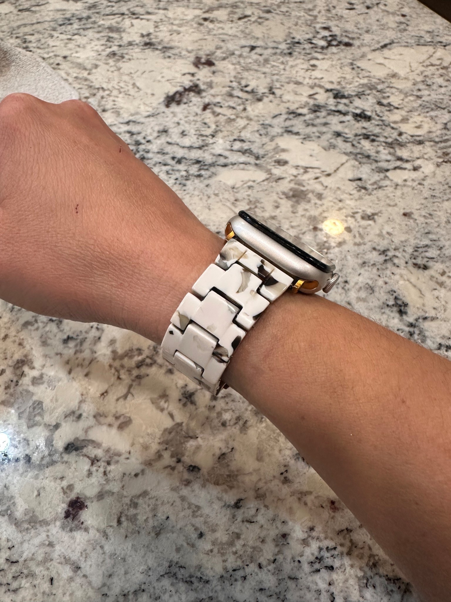 Apple Watch Band

This thing has held up so well!! The only wear is on the bottom clasp. Worth every penny!

#LTKmomlife #LTKWorkwear