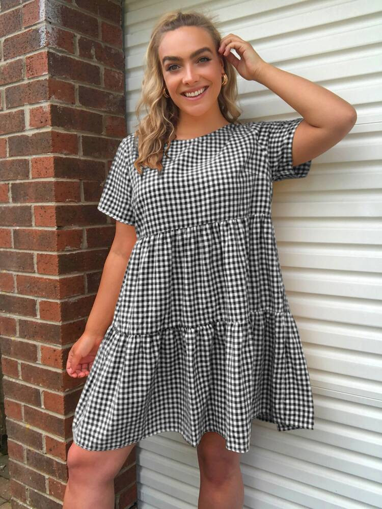 SHEIN Plus Tiered Hem Gingham Smock Dress | SHEIN