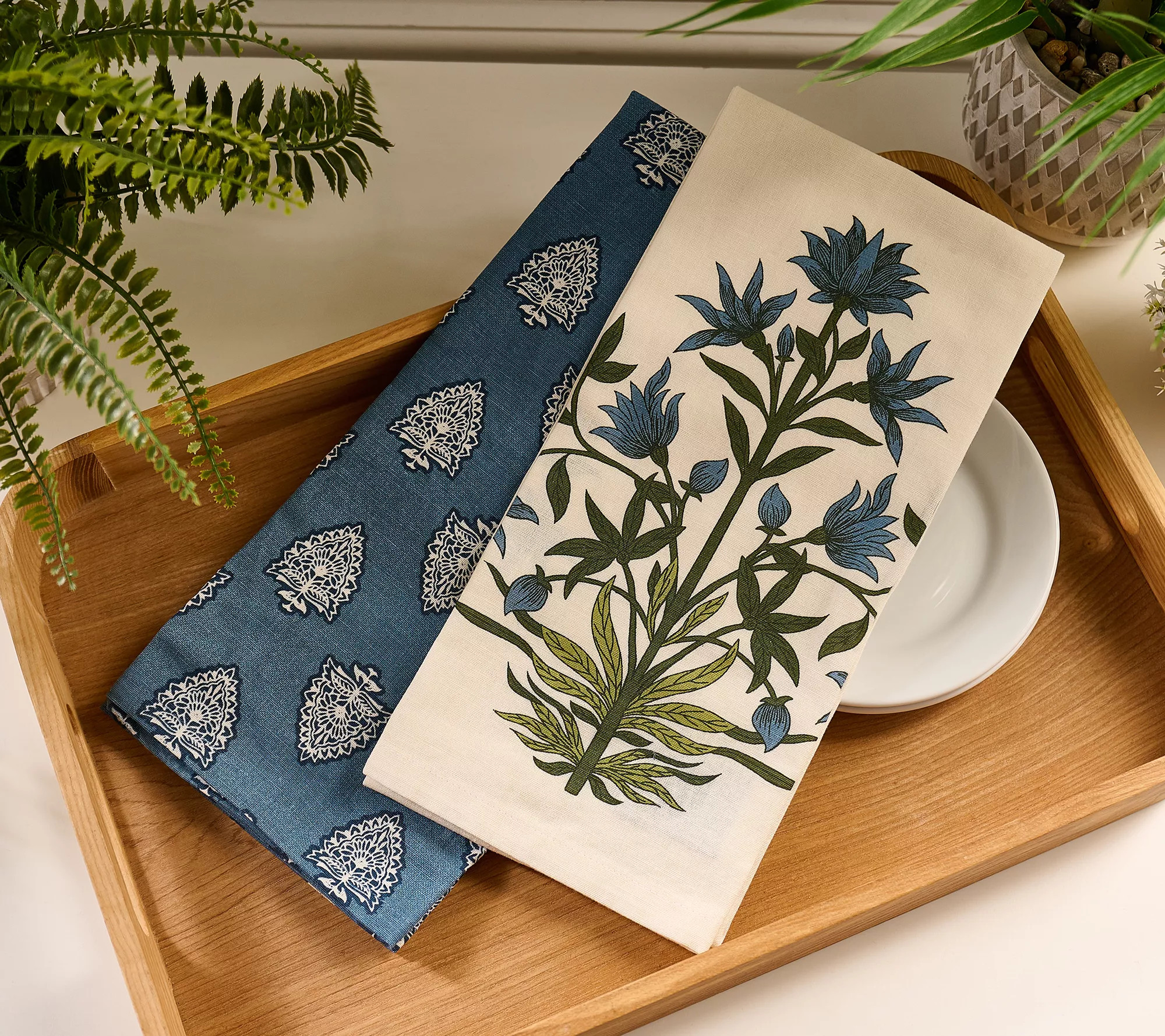 Cozy Cottage by Liz Marie Set of 2 Giftable Tea Towels | QVC