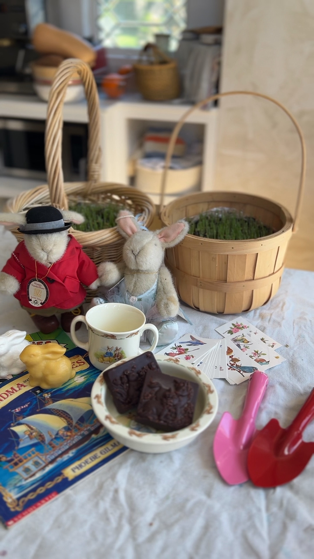 Easter links! Metal trowels, temporary tattoos, bunny soaps and easter chocolate materials 