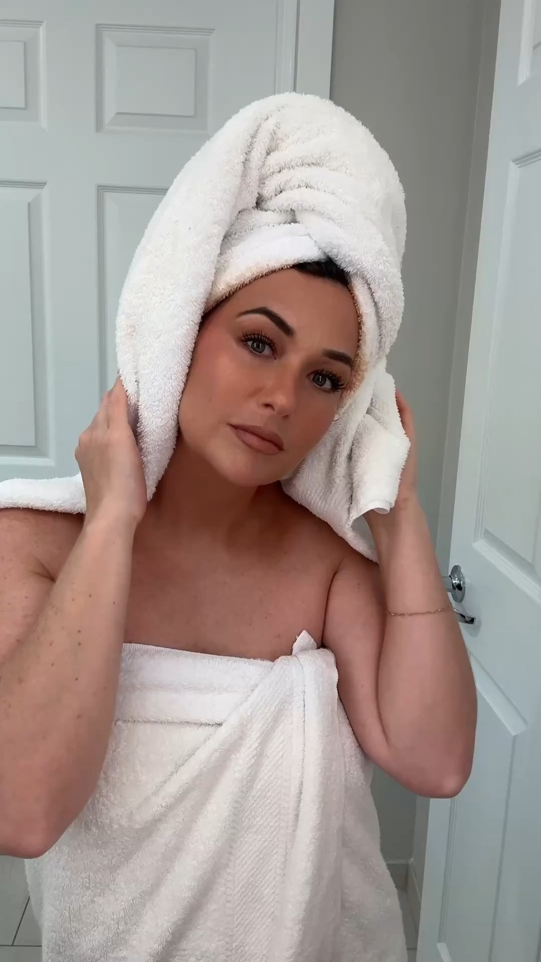 Toasty Girl Makeup tutorial 
Bronzed makeup, vacation makeup, night out style, date night makeup. 
Hourglass
Dibs
Victoria Beckham
Lancôme 
The skinny confidential
Maybelline 

#LTKBeauty #LTKFindsUnder50 #LTKWedding