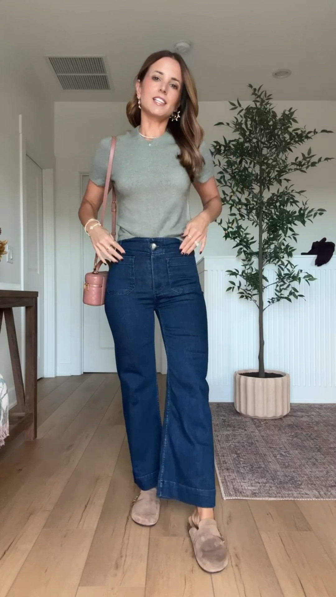 Fall outfit. Fall style. Elevated casual. Anthropologie Collette crop jeans in 23 regular (runs a smidge big so I sized down per reviews). Abercrombie sweater top in XXS. Tory Burch mellow mule in river rock is TTS. YSL vanity bag in barely pink. 


#LTKootd #LTKHoliday #LTKGiftGuide