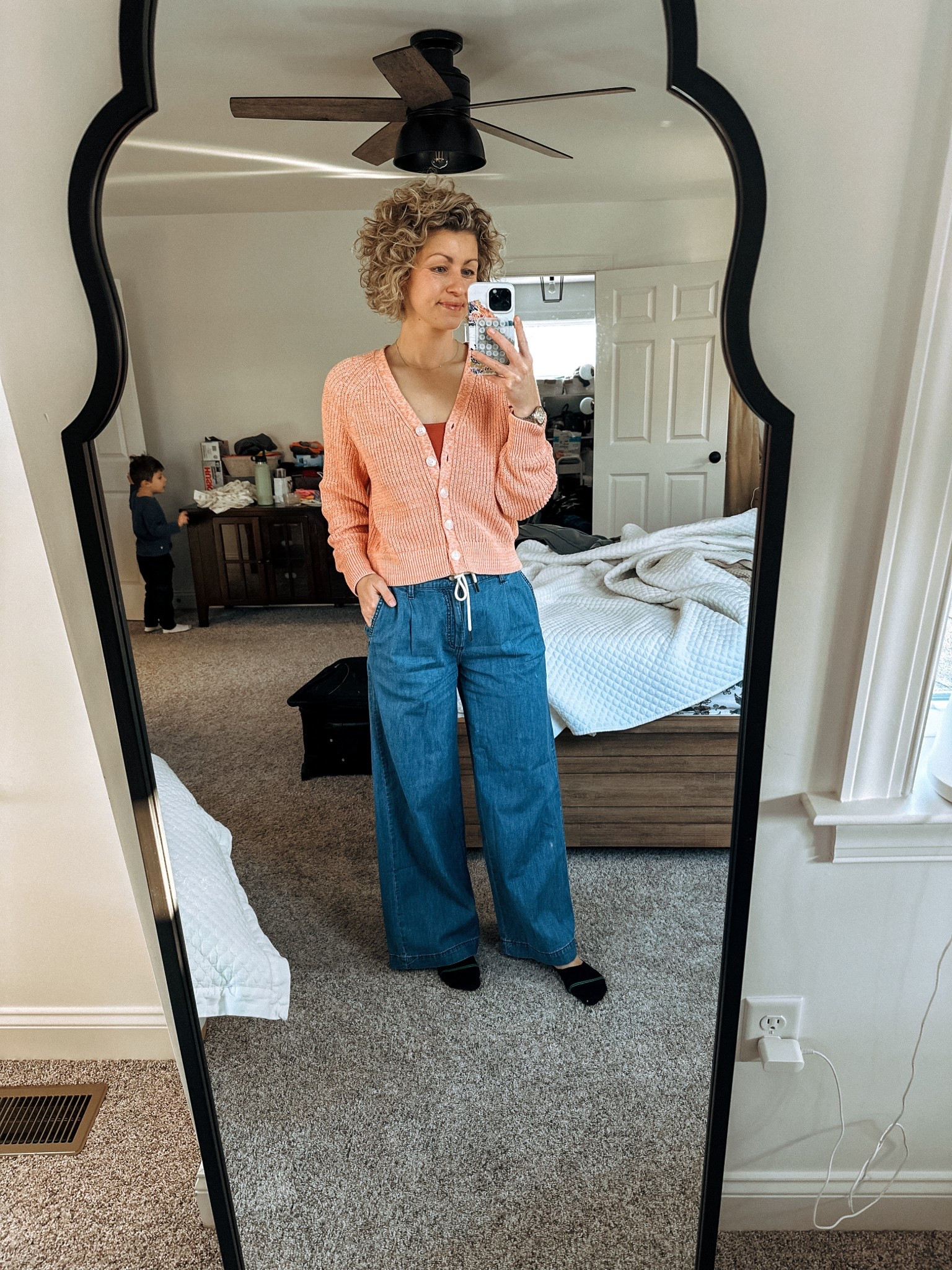 Love these wide leg jeans and peachy sweater 🧡🩷

#LTKSaleAlert #LTKFindsUnder50