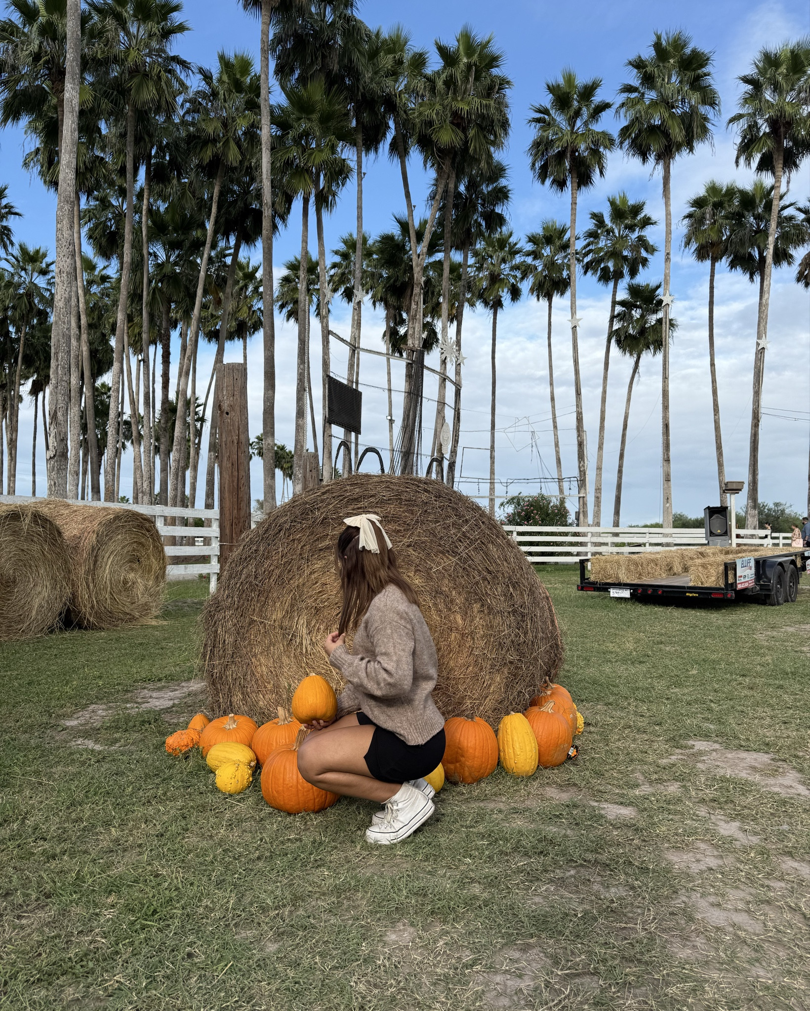 pumpkin patch ootd 🍂🎃☕️

#LTKSeasonal #LTKHoliday #LTKU