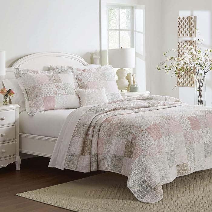 Laura Ashley Home - Quilt Set, Cotton Reversible Bedding with Matching Shams, Home Decor Ideal fo... | Amazon (US)