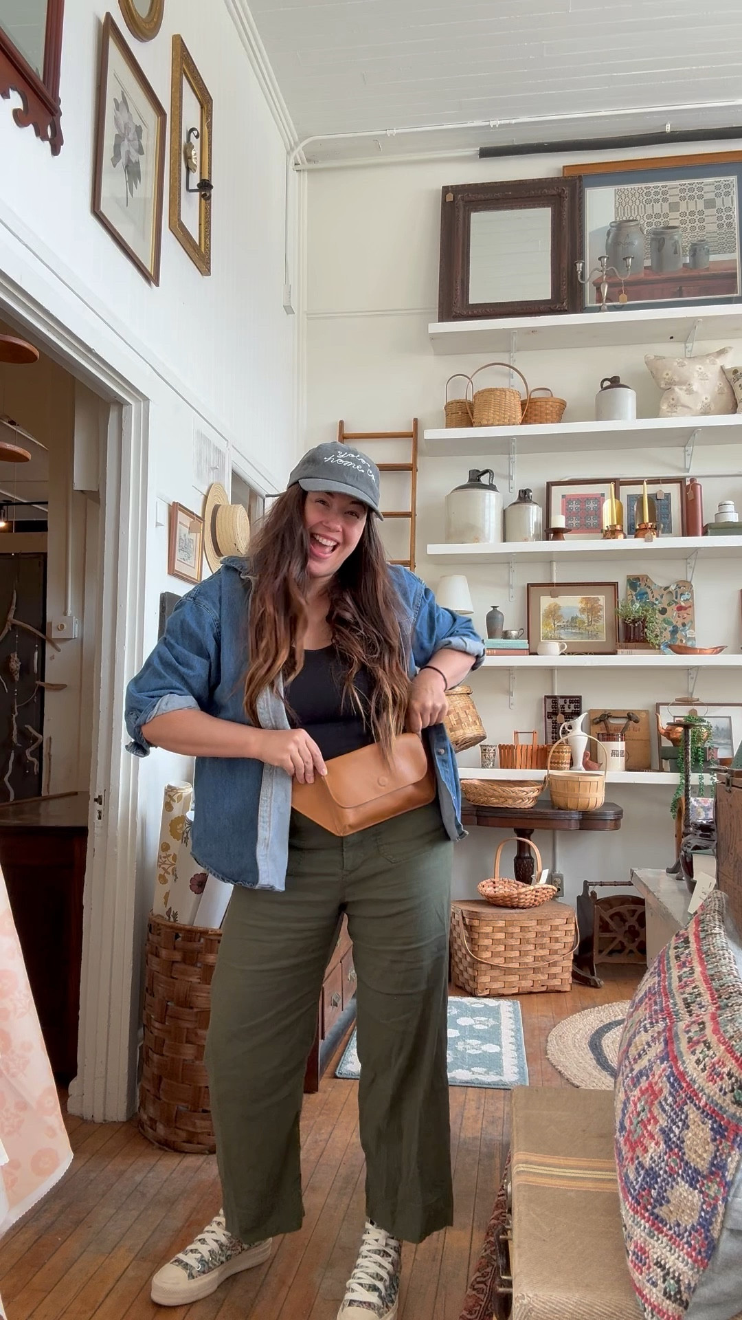 Outfit for working at the shop! My fave linen pants & a new thrifted bag! 