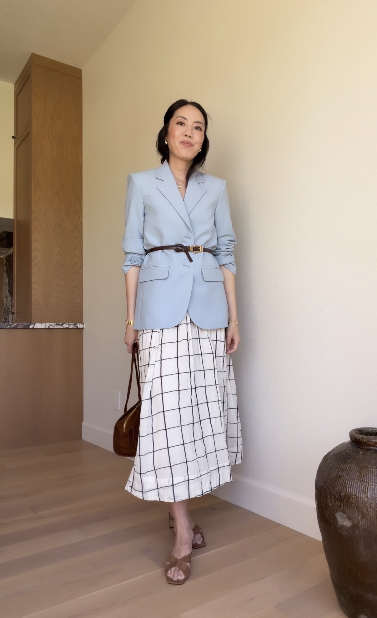 Let’s not underestimate a powder blue and brown pairing. Shop my summer workwear here.

#blazer
#longskirt
#summerworkwear
#classicstyle
#summeroutfit

#LTKootd #LTKgrwm #LTKWorkwear