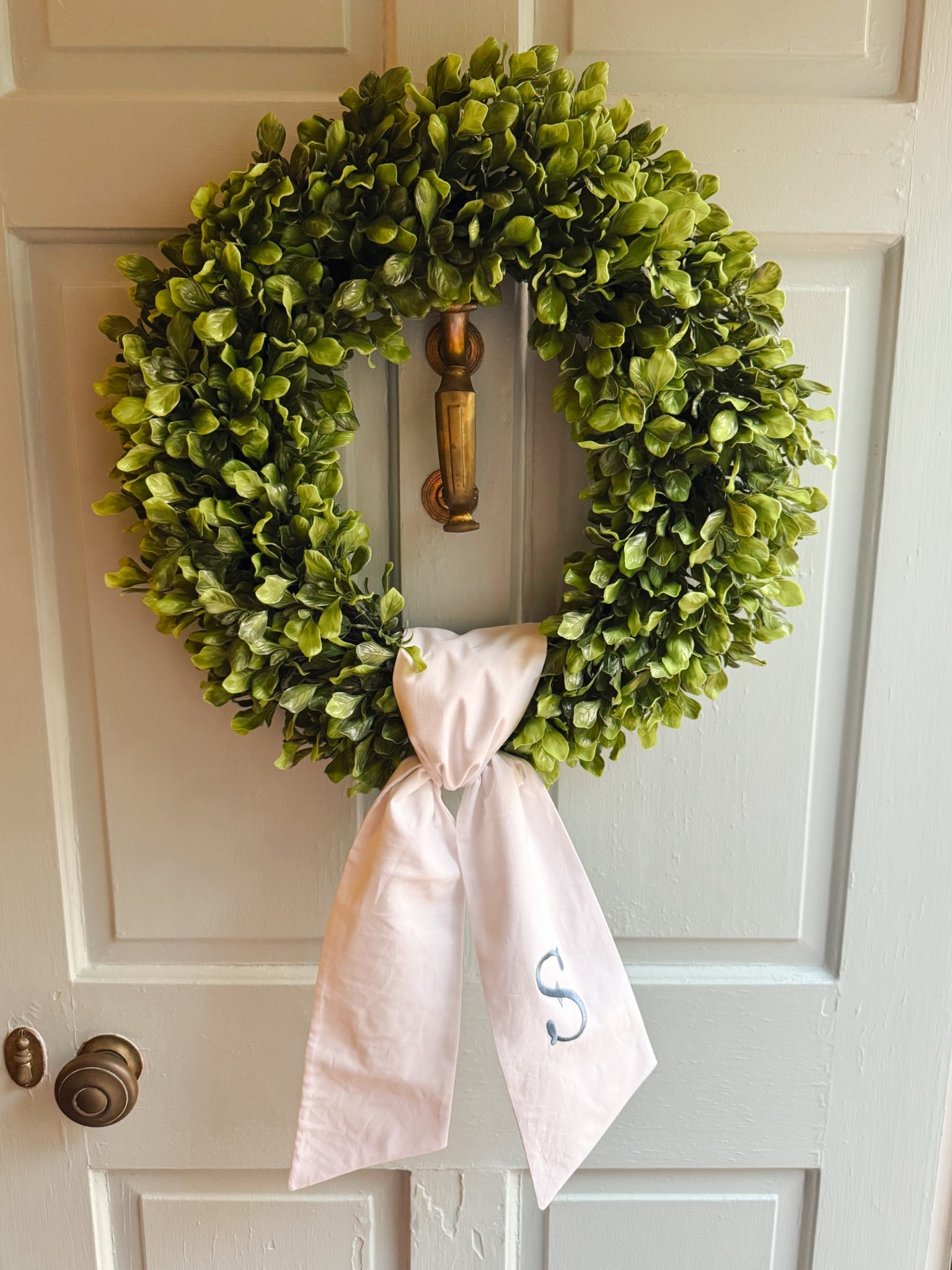 Loving this boxwood wreath and sash🚪🌷🌿

#LTKFindsUnder50 #LTKU #LTKHome
