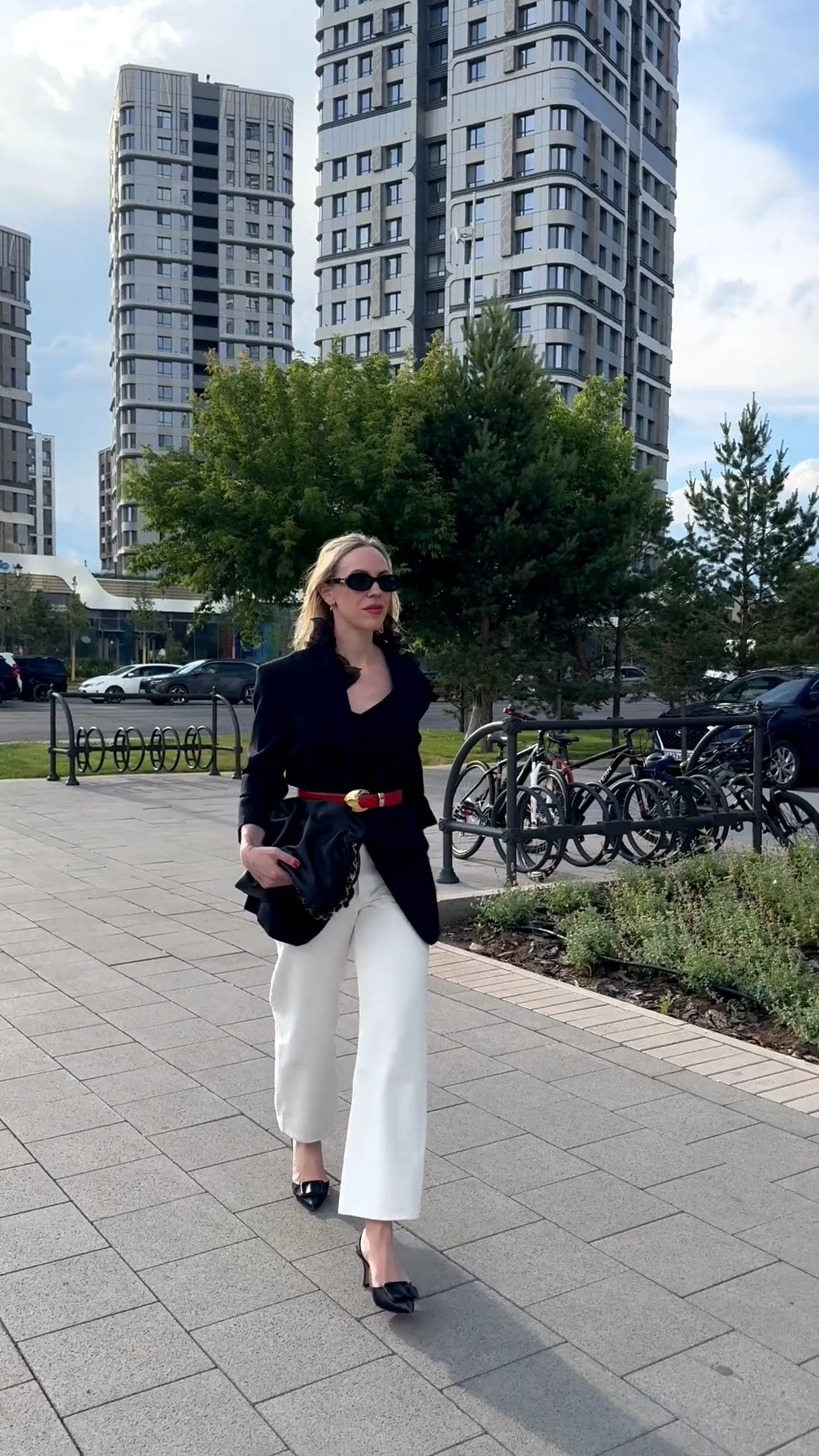 Date night outfit with oversized black blazer, @levi white baggy jeans, red waist belt

#LTKSeasonal #LTKOver40 #LTKSaleAlert