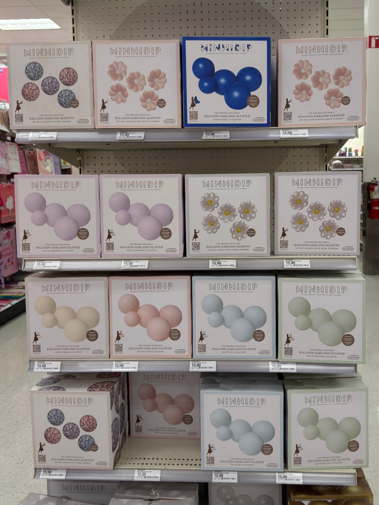 How cute are these ballon garlands 