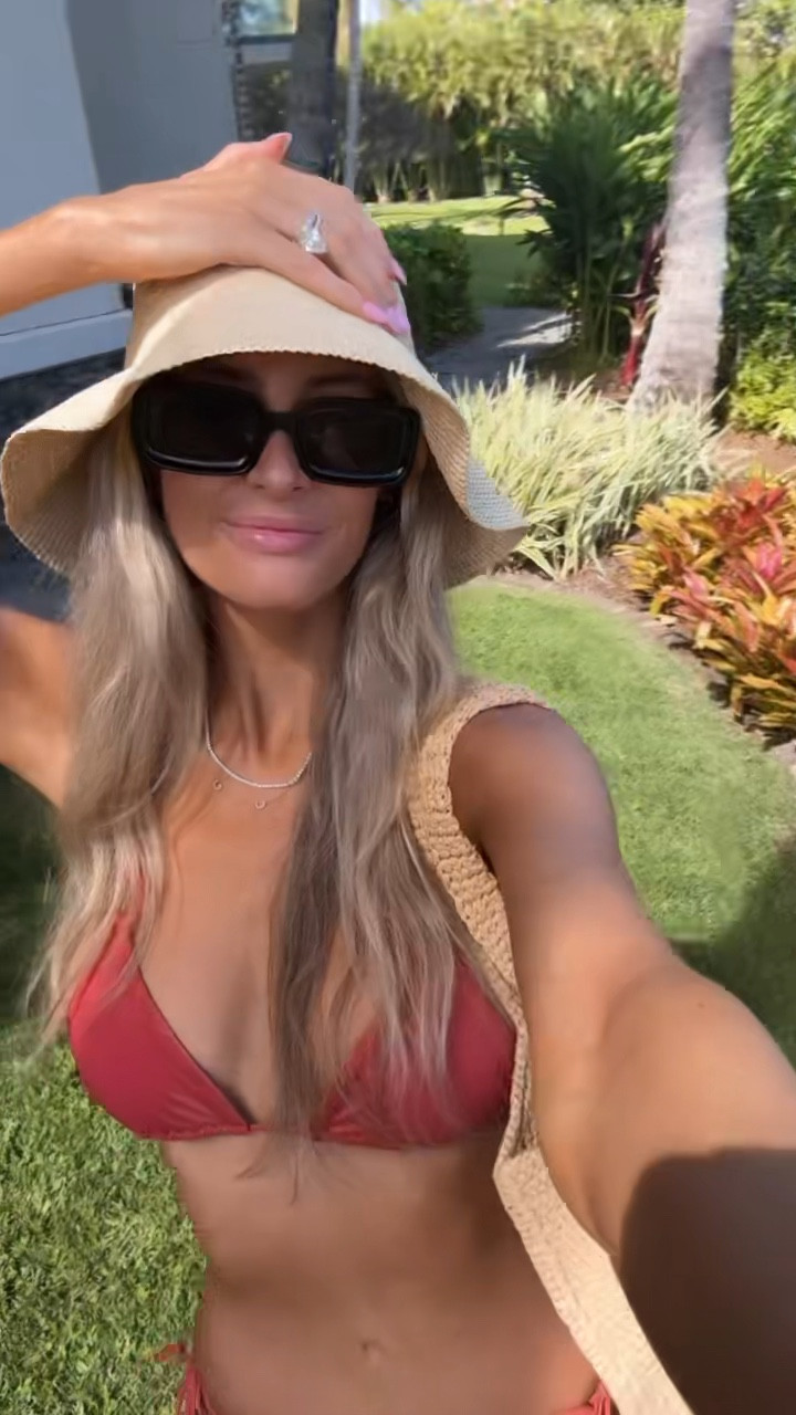 Shop everything I packed from Saks here! @Saks #Saks #SaksPartner @shop.ltk #liketkit 

#LTKWatchNow #LTKTravel #LTKSwim