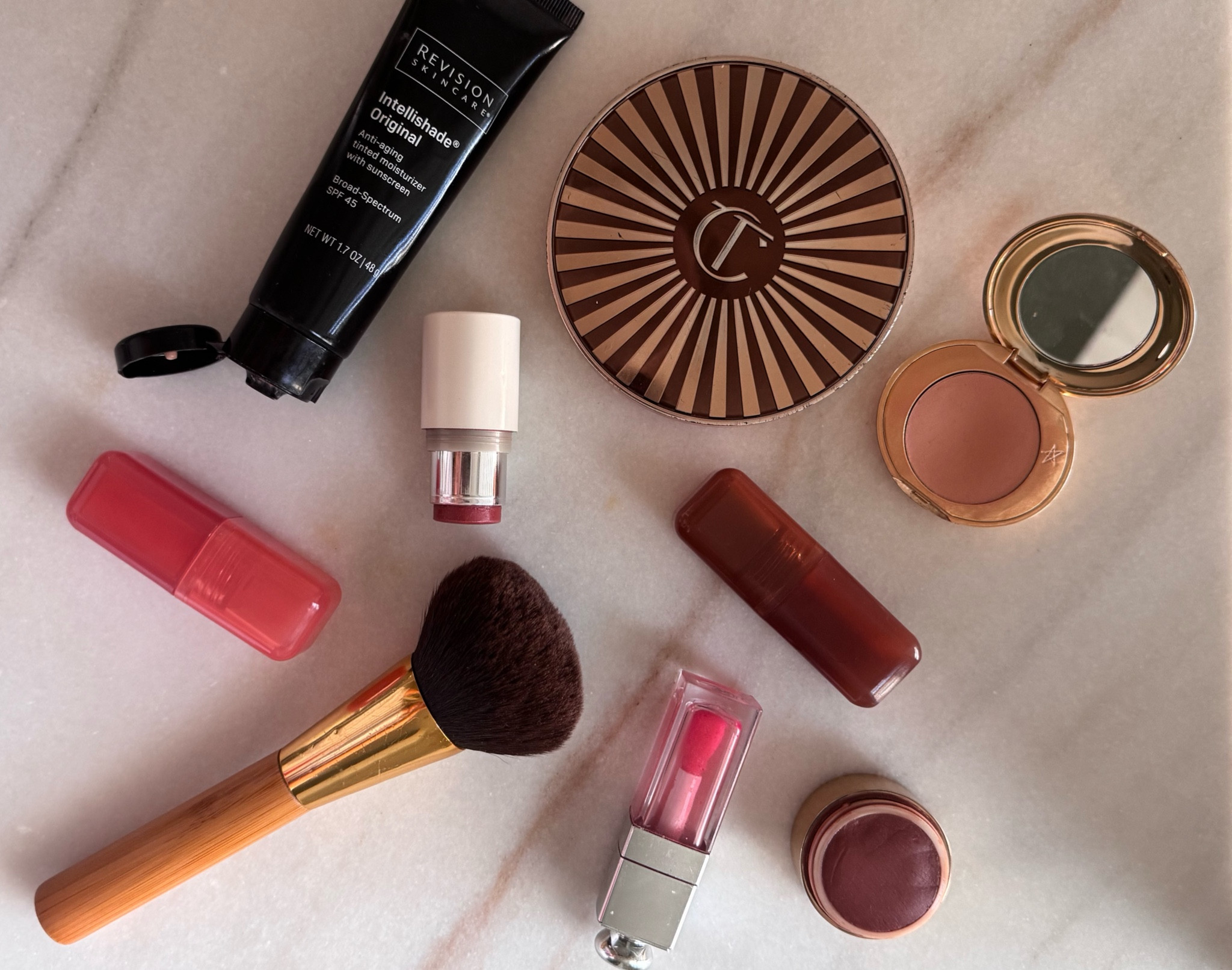 OUT THE DOOR in less than 5 💨

#LTKBeauty #LTKOver40 #LTKFindsUnder50