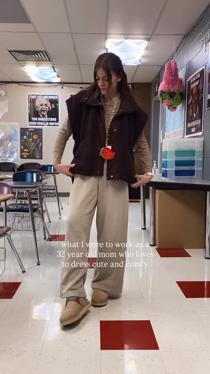 Happy Tuesday — Hope you had the BEST day today! 🤎

#ootd #outfitoftheday #outfitideas #teachersofinstagram #teacheroutfit