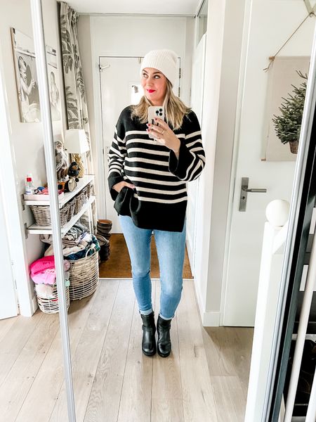 Outfits of the week

Back home in the cold 🥶. Bundling up in a warm striped sweater, blue skinny jeans and warm boots. 

Sweater M
Jeans 29/34



#LTKeurope #LTKstyletip #LTKSeasonal