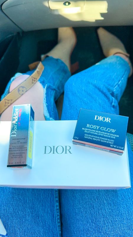 Dior Beauty 🛍️

Dior Beauty | Dior Rosy Glow Blush | Dior Addict Lip Glow Oil 

#LTKU #LTKbeauty #LTKstyletip