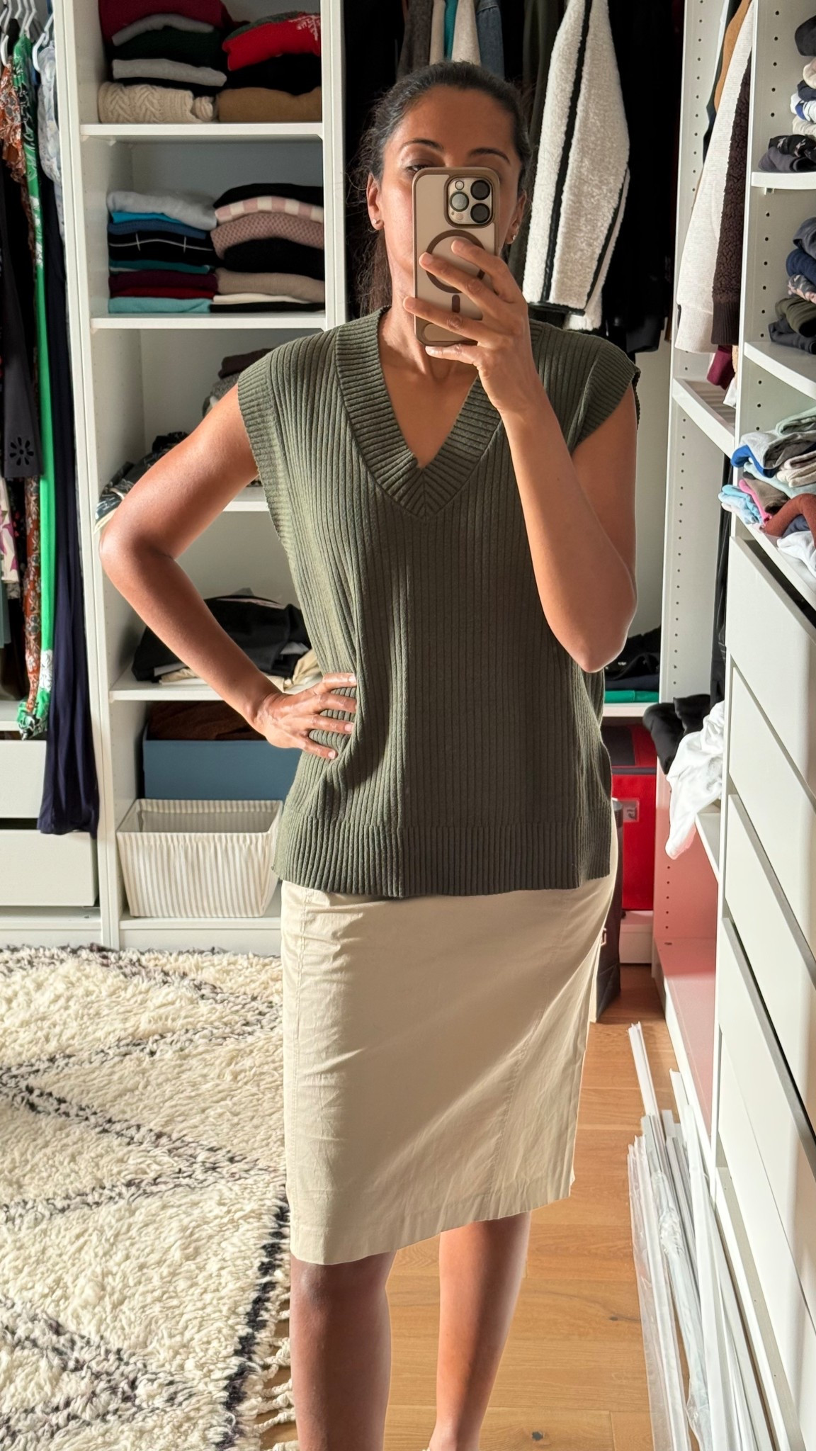 Love this sweater top for transition to fall! 

#LTKStyleTip #LTKSeasonal #LTKOver40