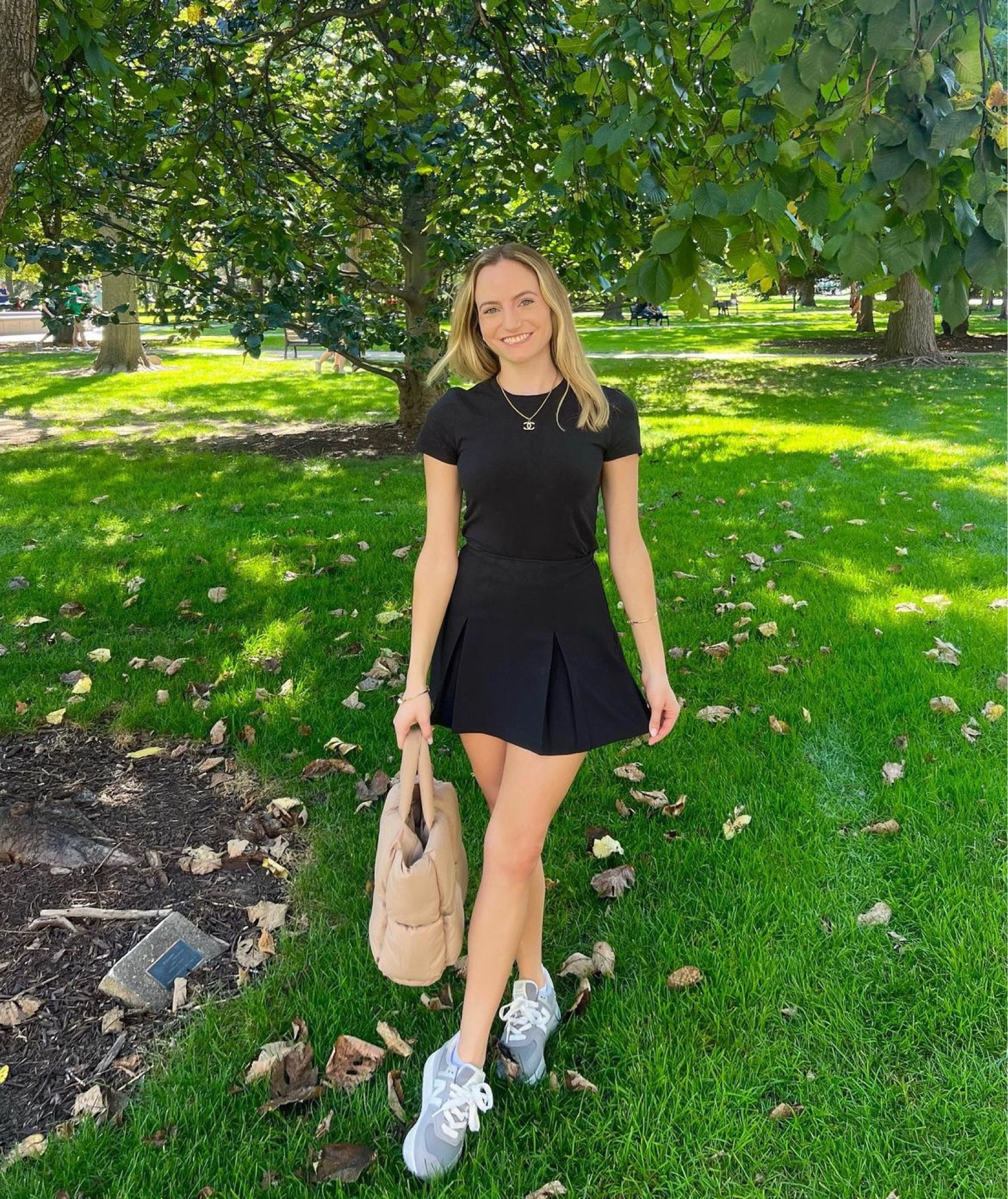 abercrombie basics 🖤🍂🍁

#LTKfindsunder100 #LTKSeasonal